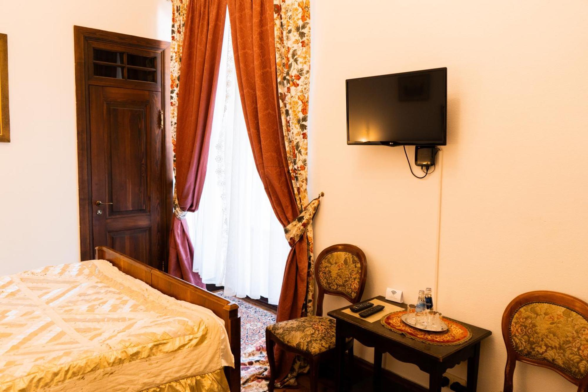 Edoles Pils Hotel Екстериор снимка